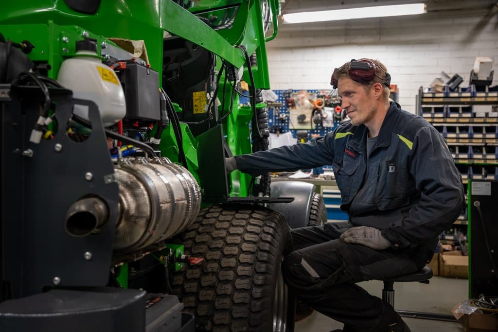 Výroba a servis mininakladačů Avant.